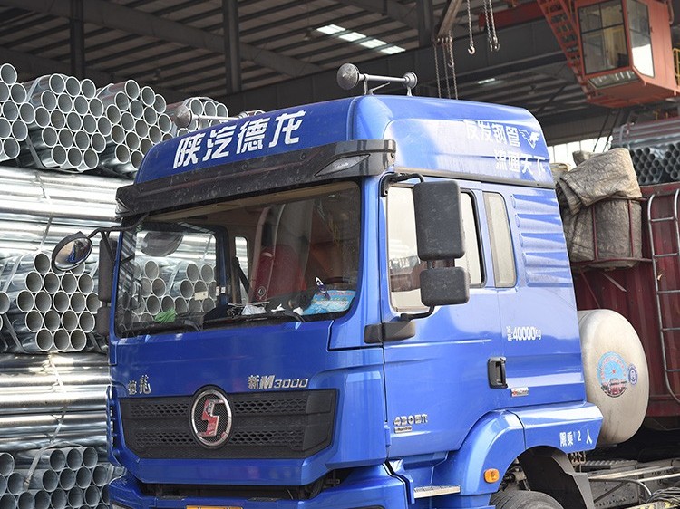 元宵節(jié)，大家都在熱熱鬧鬧過元宵，我們?cè)诿β邓拓洝賴嶅冧\鋼管